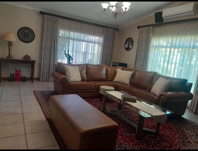 4 BEDROOM HOUSE FOR SALE IN SAFARI GARDENS
